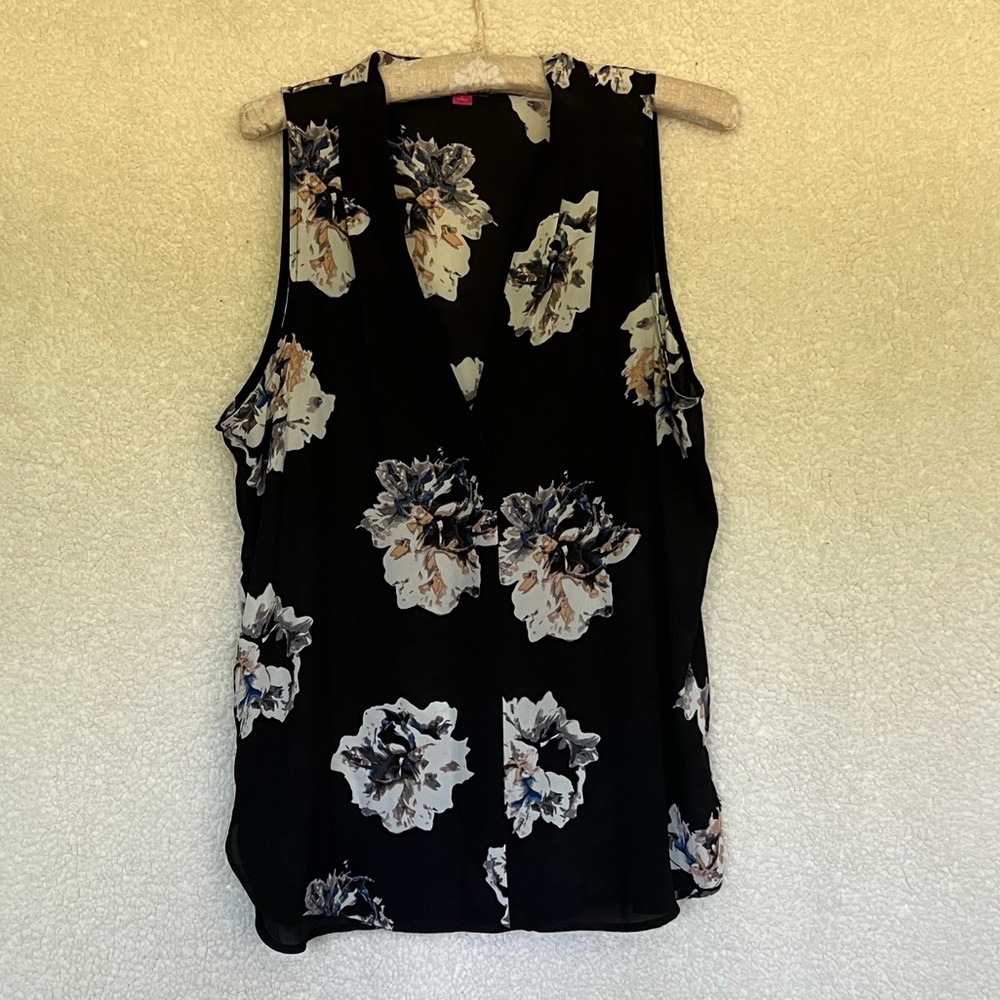 Vince Camuto Floral Sleevless Top